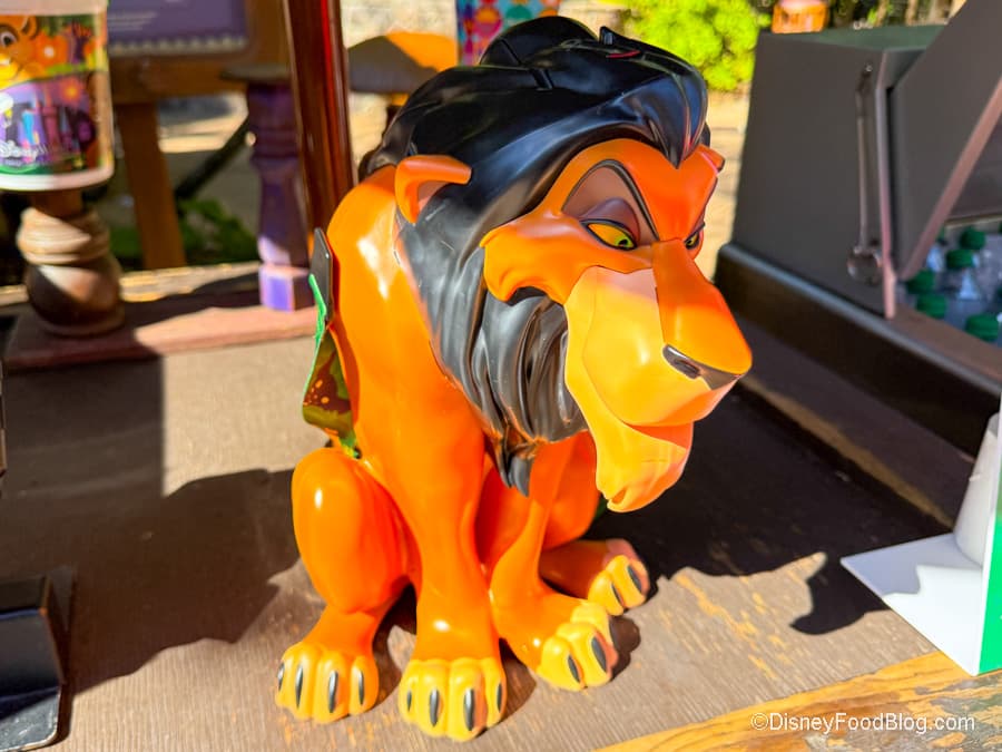 Simba Premium Light-Up Bucket